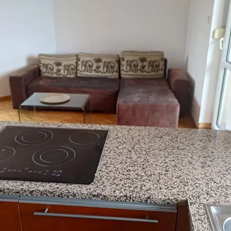 100mk2 Per Night Apartman